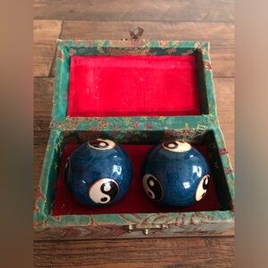 Healthy Balls Lotus Pond Ying Yang Chiming Balls Worn Box